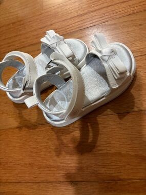 Stride Rite White Girls Bow Strap Sandals